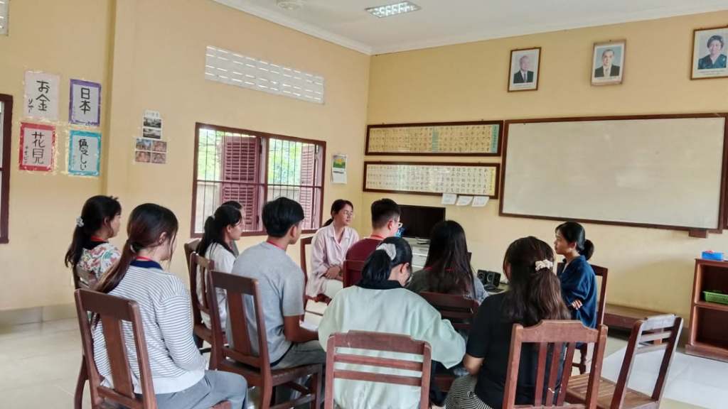 学校の外とつながる。山本日本語学校カンボジアのオンライン会議参加