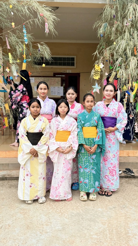 浴衣をまとい、短冊に願いを。山本日本語学校の七夕祭り
